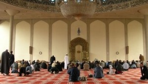 regents-park-mosque-in-london-england-2-350x200