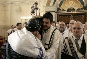 Moroccan Jews gather for prayer in synagoge